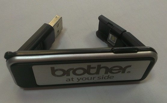 Считыватель карт памяти USB Brother для microSD с фонариком (питание от USB) Считыватель карт памяти USB Brother для microSD с фонариком (питание от USB)